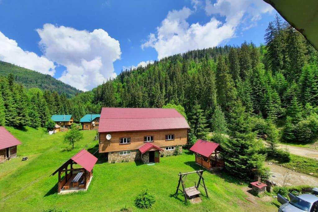 Номер 6 Садиба У Ані Synevyrsʼka Polyana 外观 照片